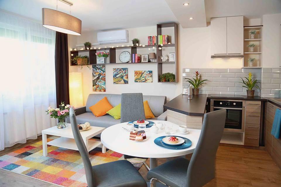 Monarchia Apartman Sunny Mosonmagyaróvár Екстериор снимка