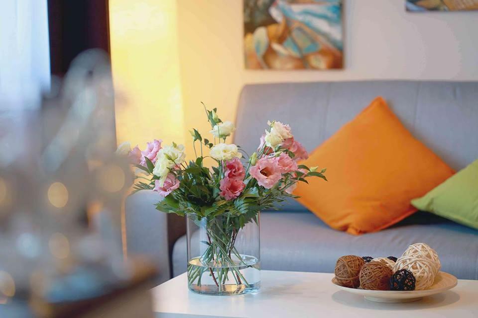Monarchia Apartman Sunny Mosonmagyaróvár Екстериор снимка